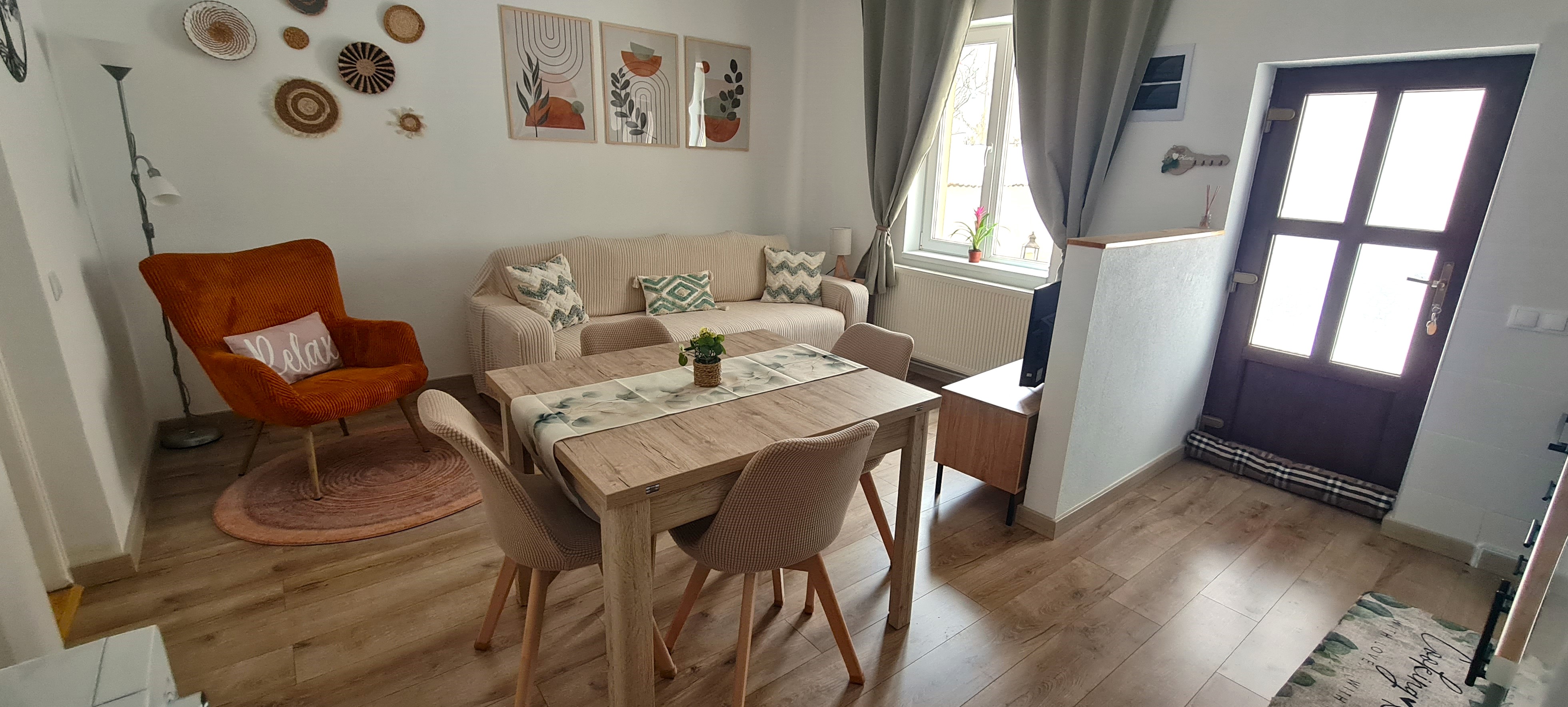 Dormitor confortabil la Casa Turcu Guest în Sibiu