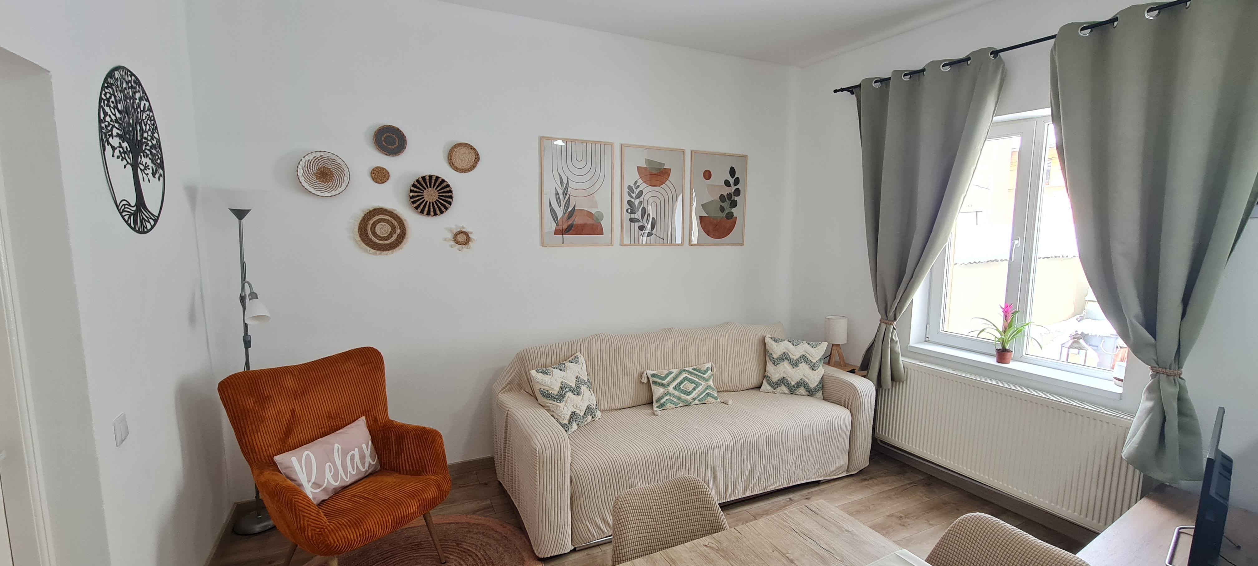 Detalii interioare moderne în apartamentul Casa Turcu Guest