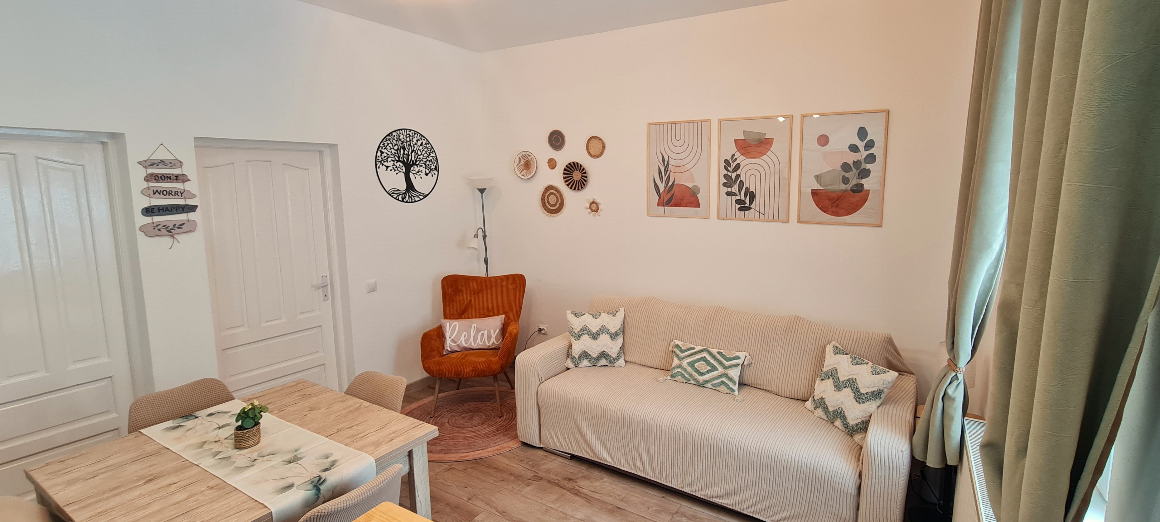 Baie modernă cu duș la Casa Turcu Guest